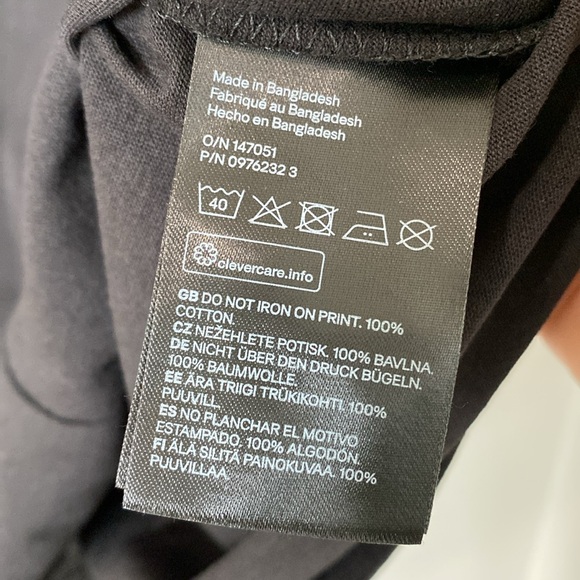 H&M T-Shirt - Picture 4 of 5